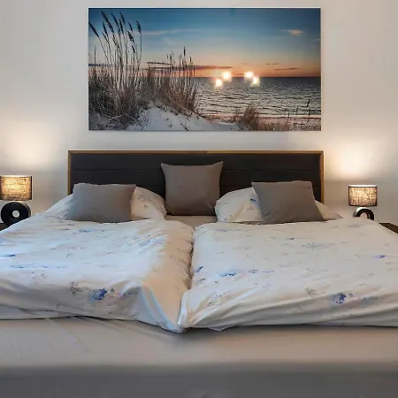 Апартаменты Boardinghouse Am Herforder Tor Fuer 8 Personen Auf 185 M2 Бад-Зальцуфлен