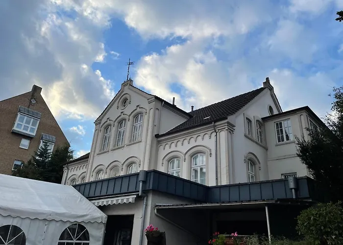 Boardinghouse Am Herforder Tor Fuer 8 Personen Auf 185 M2 Daire Bad Salzuflen